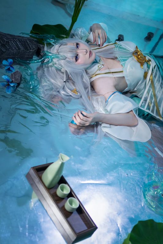 摄影师投稿的西施coser-眯酱萝莉摄